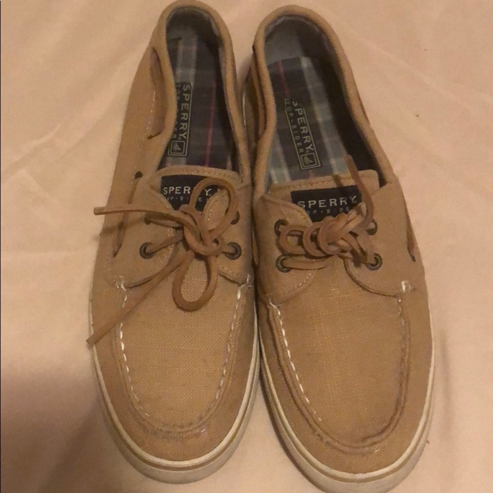 Woman’s Sperry topsiders Size 9